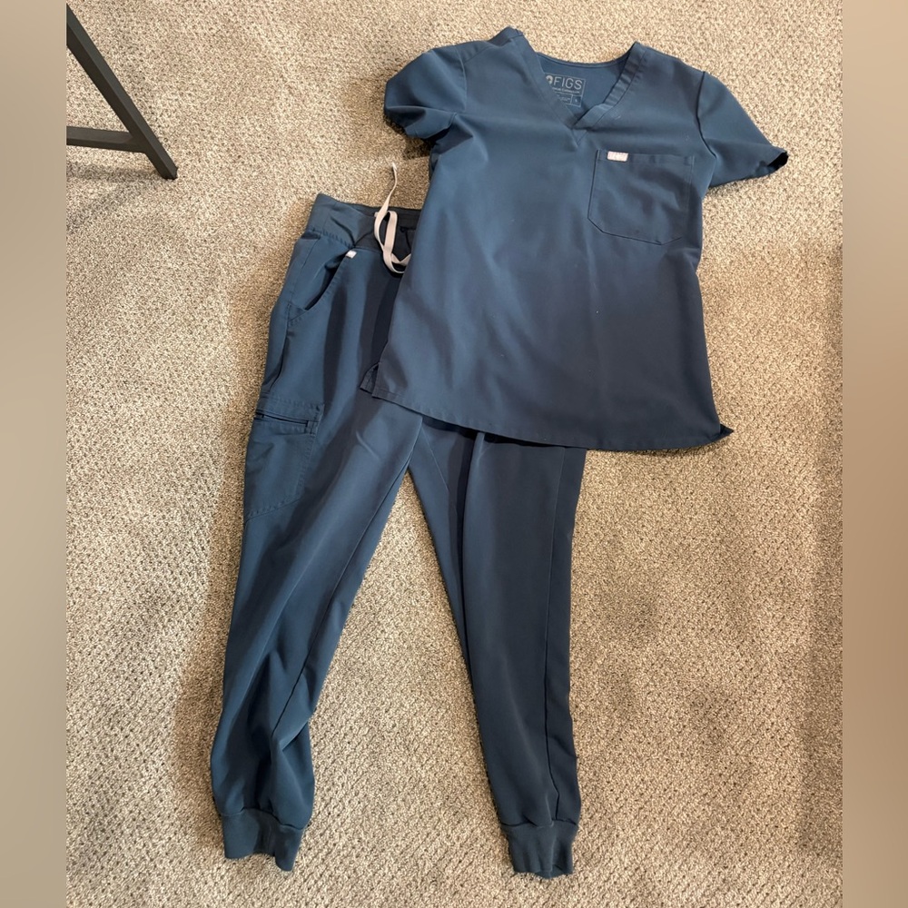 Figs Scrub Set